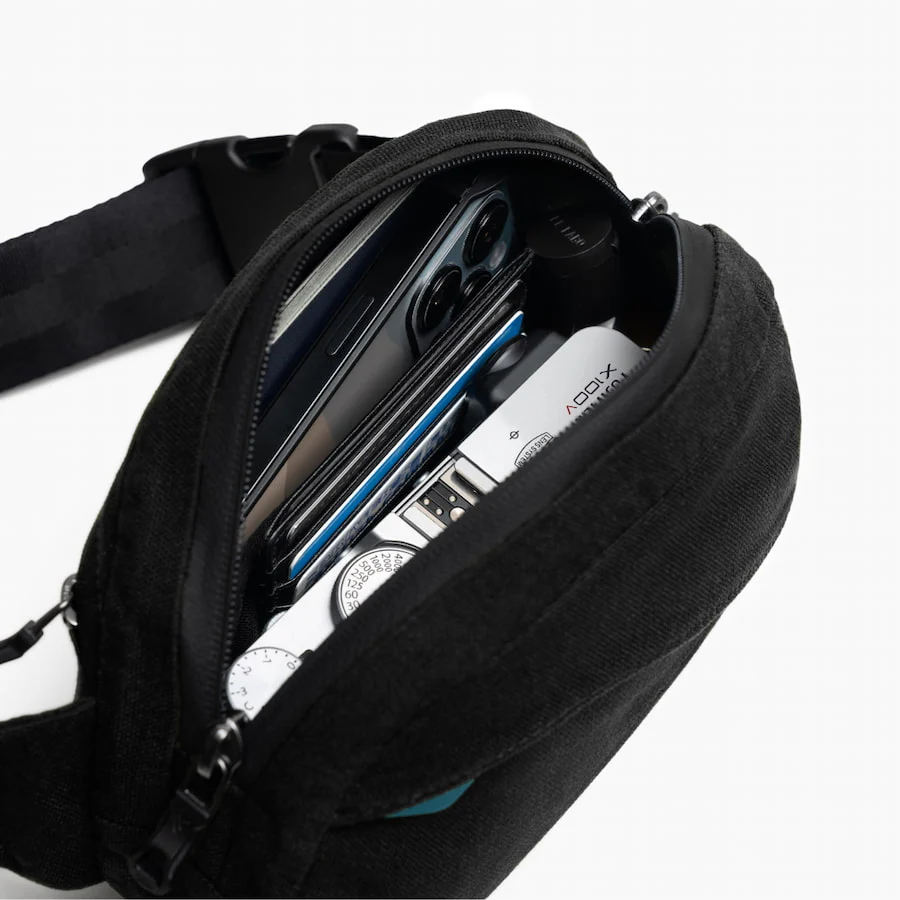 Shoreline Belt Bag 1L - Jet Black - Image 3