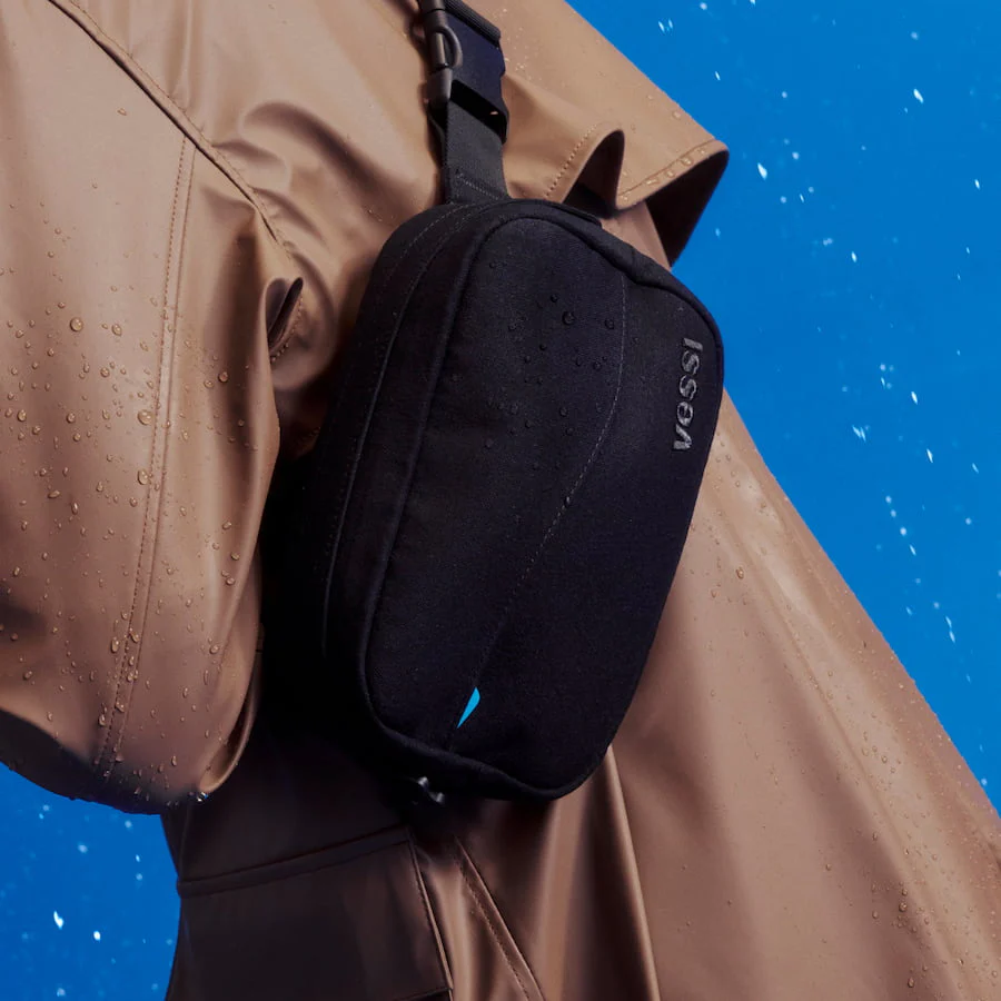 Shoreline Belt Bag 2L - Black - Image 4