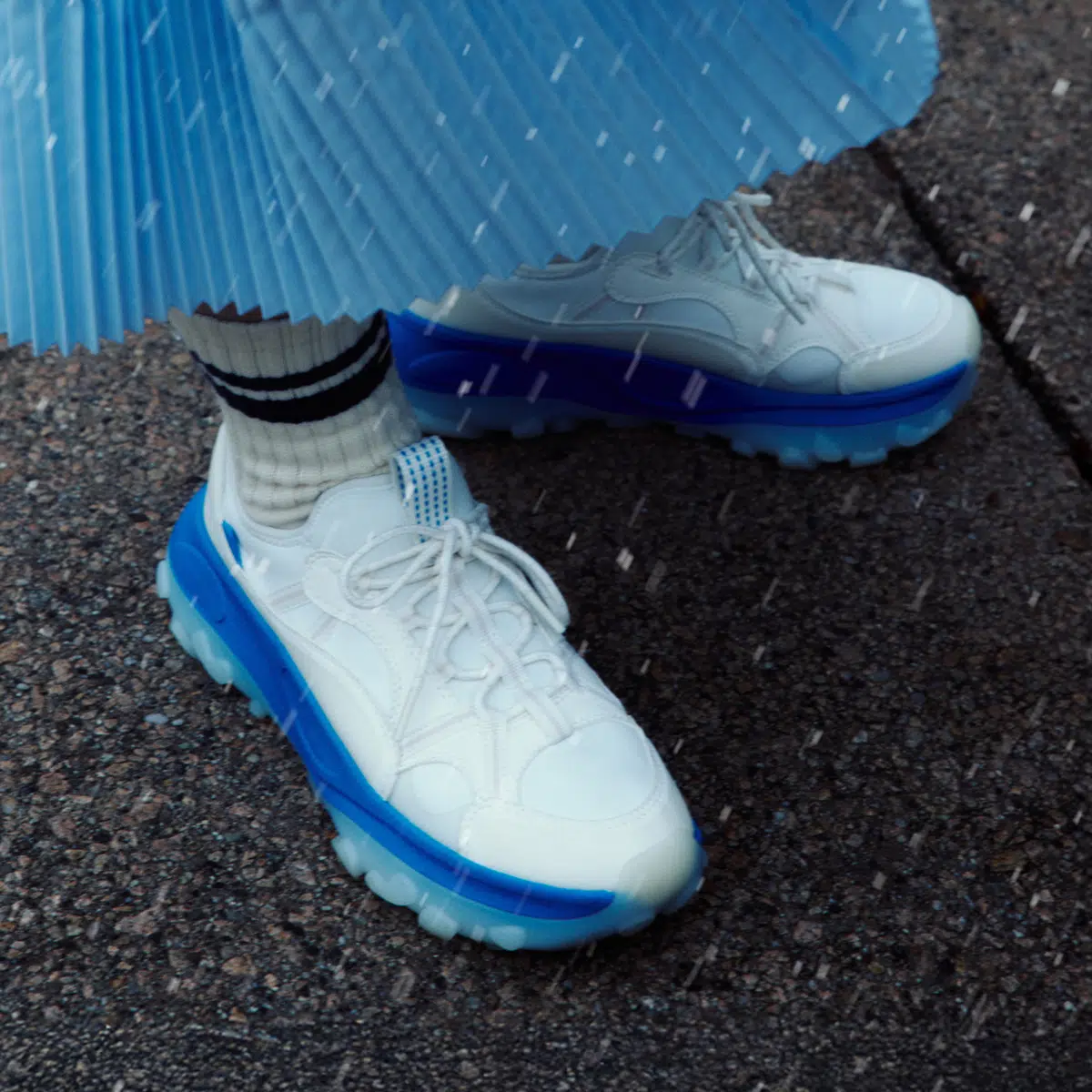 Women's Motu Sneaker - Off-White/Vessi Blue - Image 4